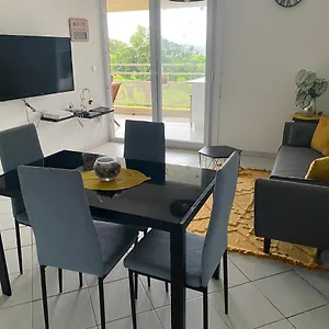 https://l-aure.comcaribbean.com